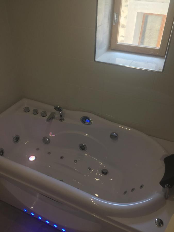Chambres D'Hotes La Voute Volonne Esterno foto